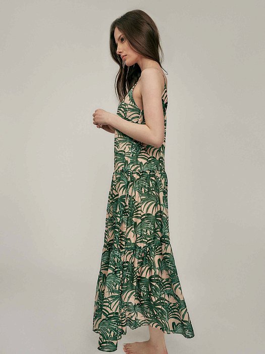 Платье на бретелях с тропическим принтом: фото №3