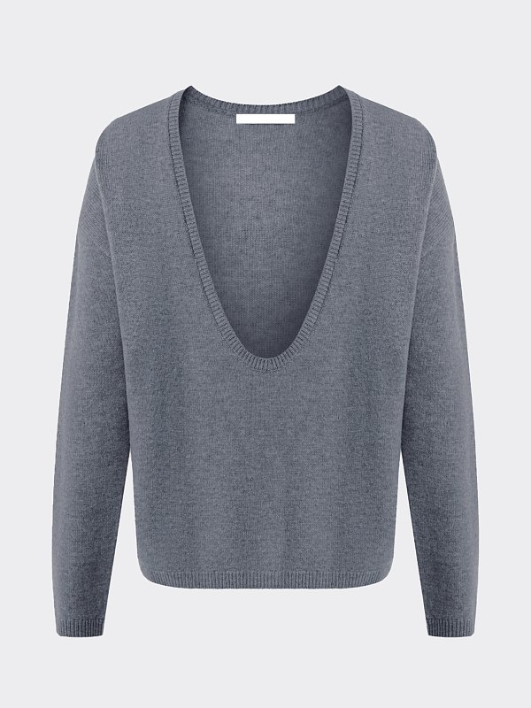 Шерстяной джемпер с вырезом