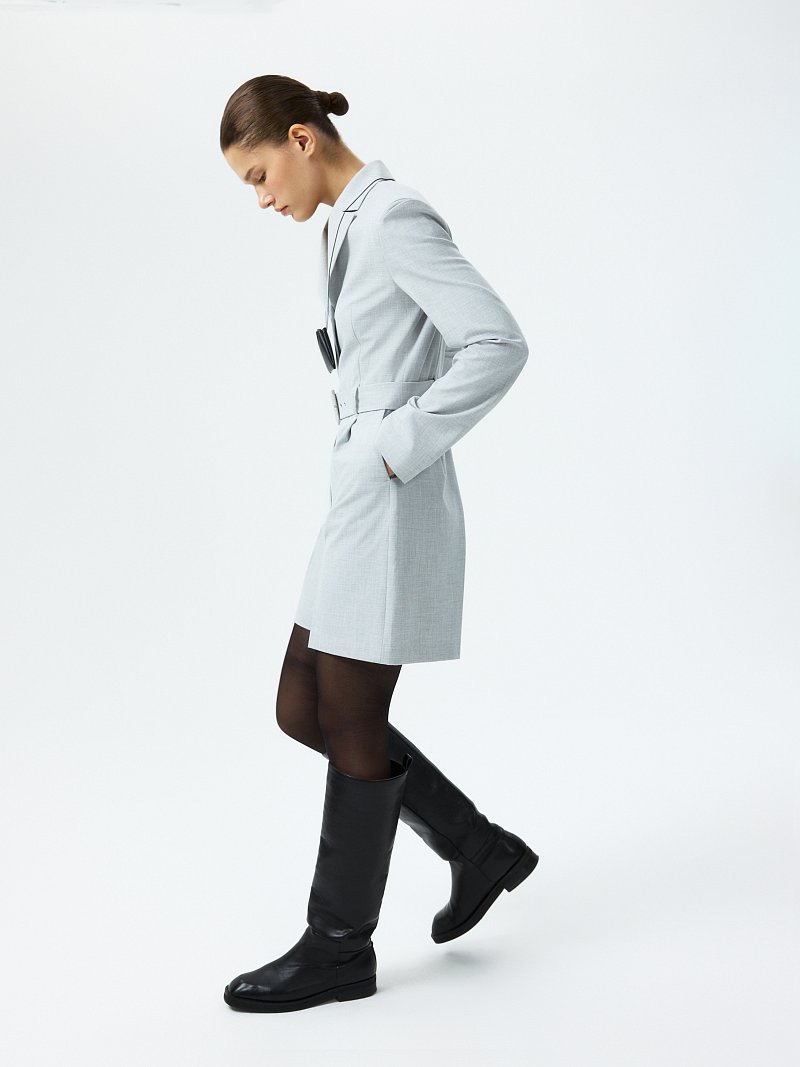 Комбинезон с разрезами на плечах