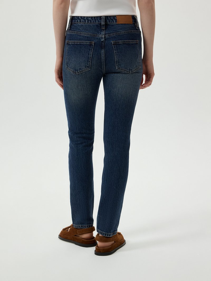 Зауженные джинсы