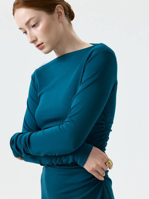 Трикотажное платье с драпировками: фото №6