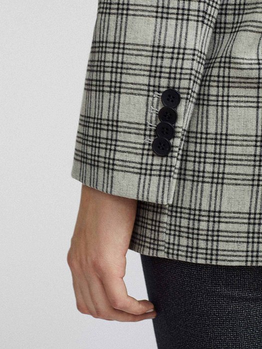 Прямой жакет в клетку: фото №3