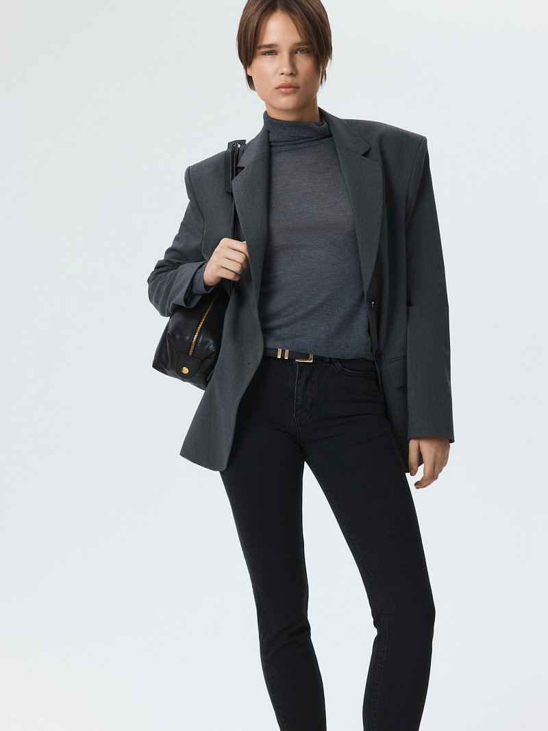 Зауженные джинсы