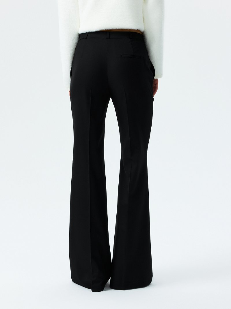 Расклешенные брюки со стрелками