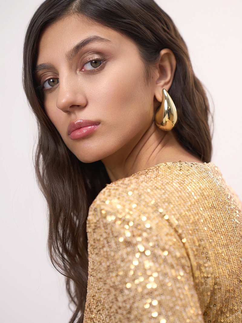 Вечернее платье с пайетками