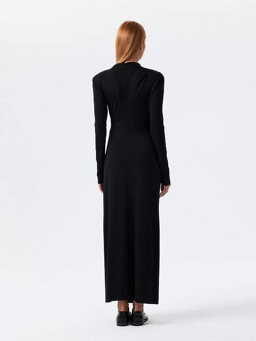 Трикотажное платье с разрезом: фото №4