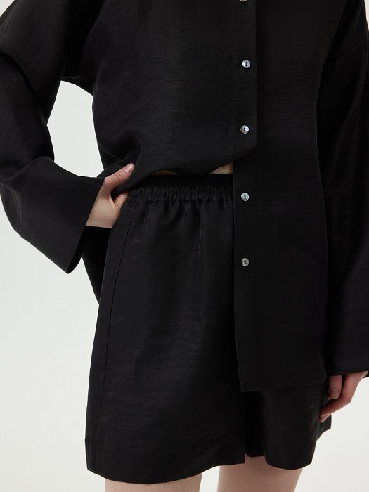 Костюм с рубашкой и шортами: фото №3