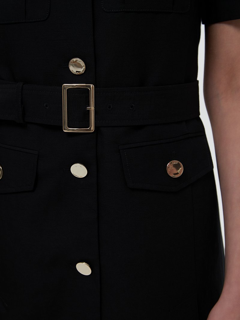 Платье с накладными карманами