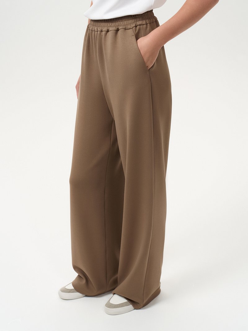 Трикотажные брюки на резинке