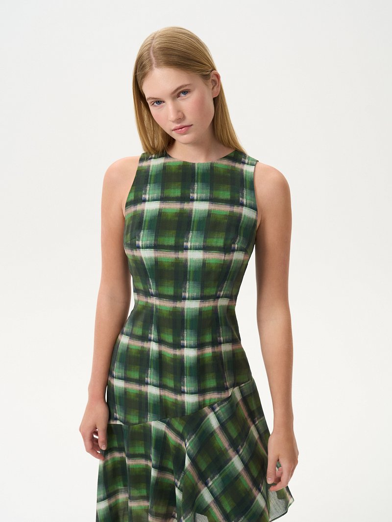 Асимметричное платье в клетку