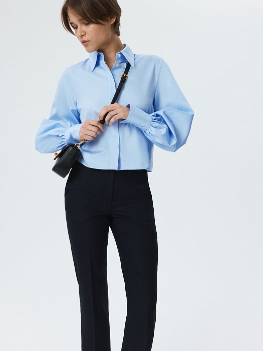 Зауженные укороченные брюки: фото №5