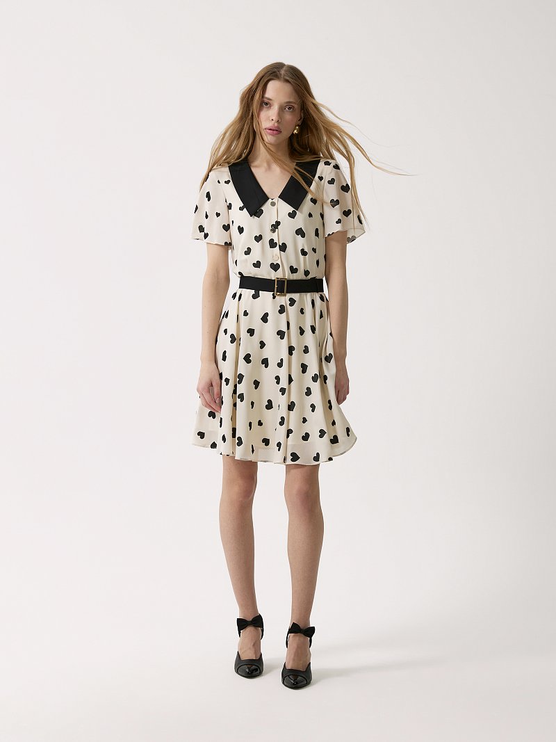 Платье с поясом