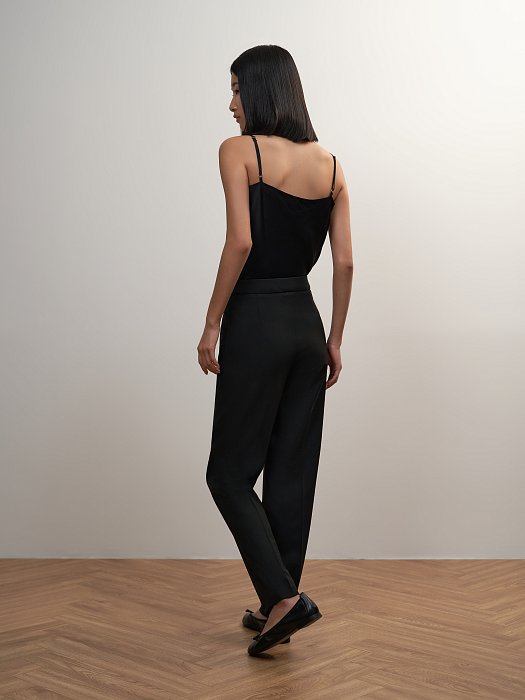 Зауженные брюки со стрелками: фото №3