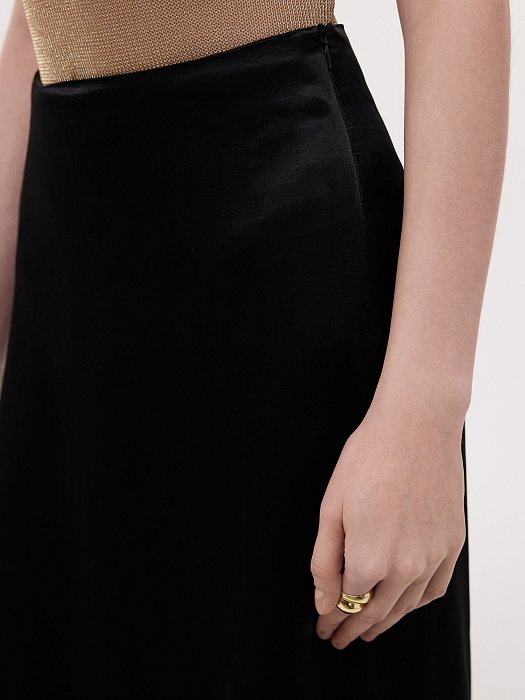 Атласная юбка с разрезом: фото №3