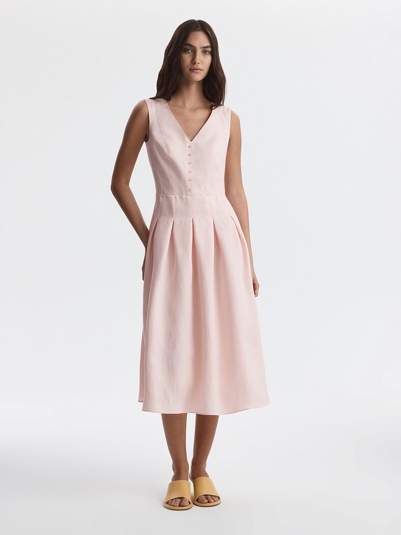 Расклешенное платье изо льна