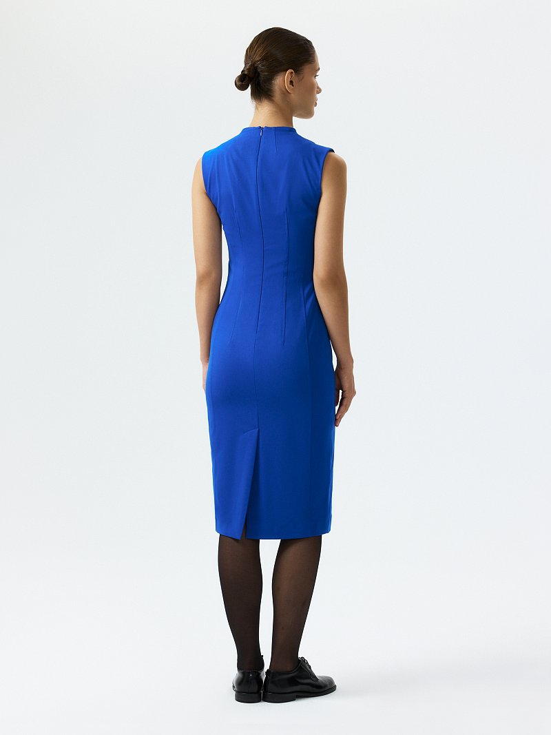 Платье-футляр с акцентным лифом