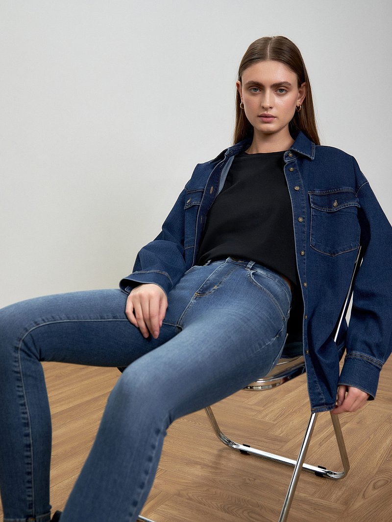 Джинсы узкого кроя