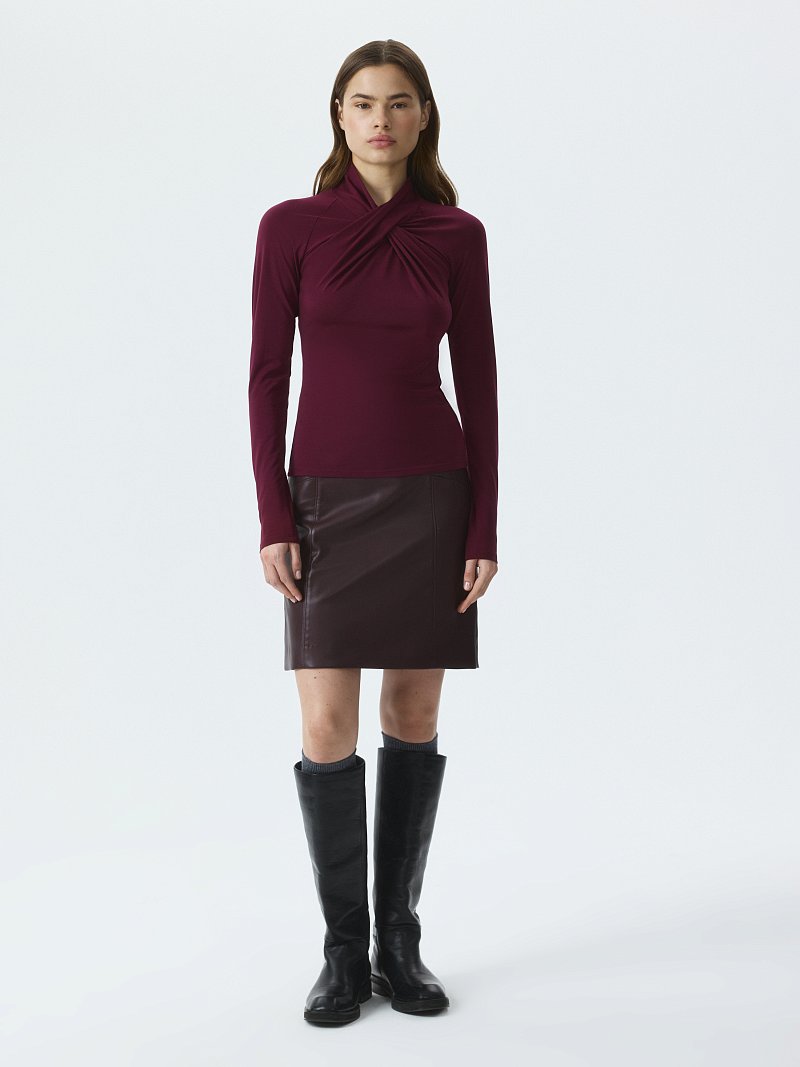 Лонгслив с горловиной на запах