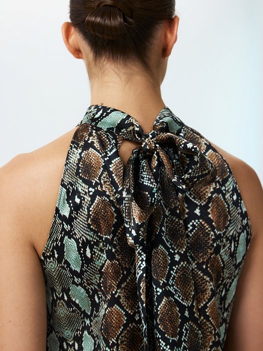 Атласный топ-халтер со змеиным принтом: фото №4
