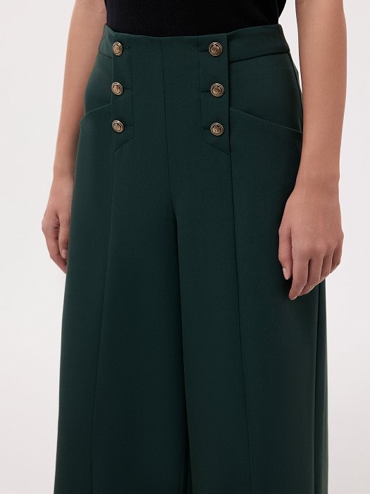 Широкие брюки с декоративными пуговицами: фото №2
