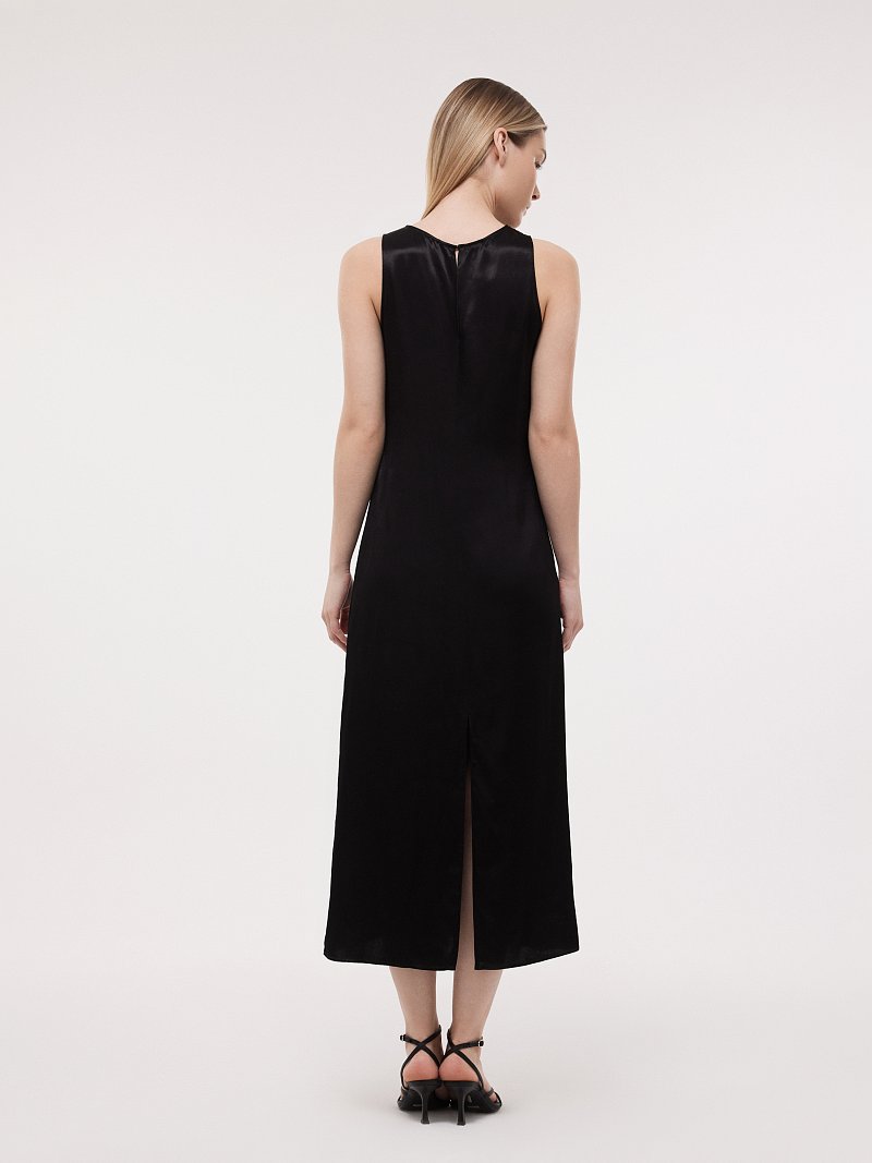 Платье из искусственного шелка