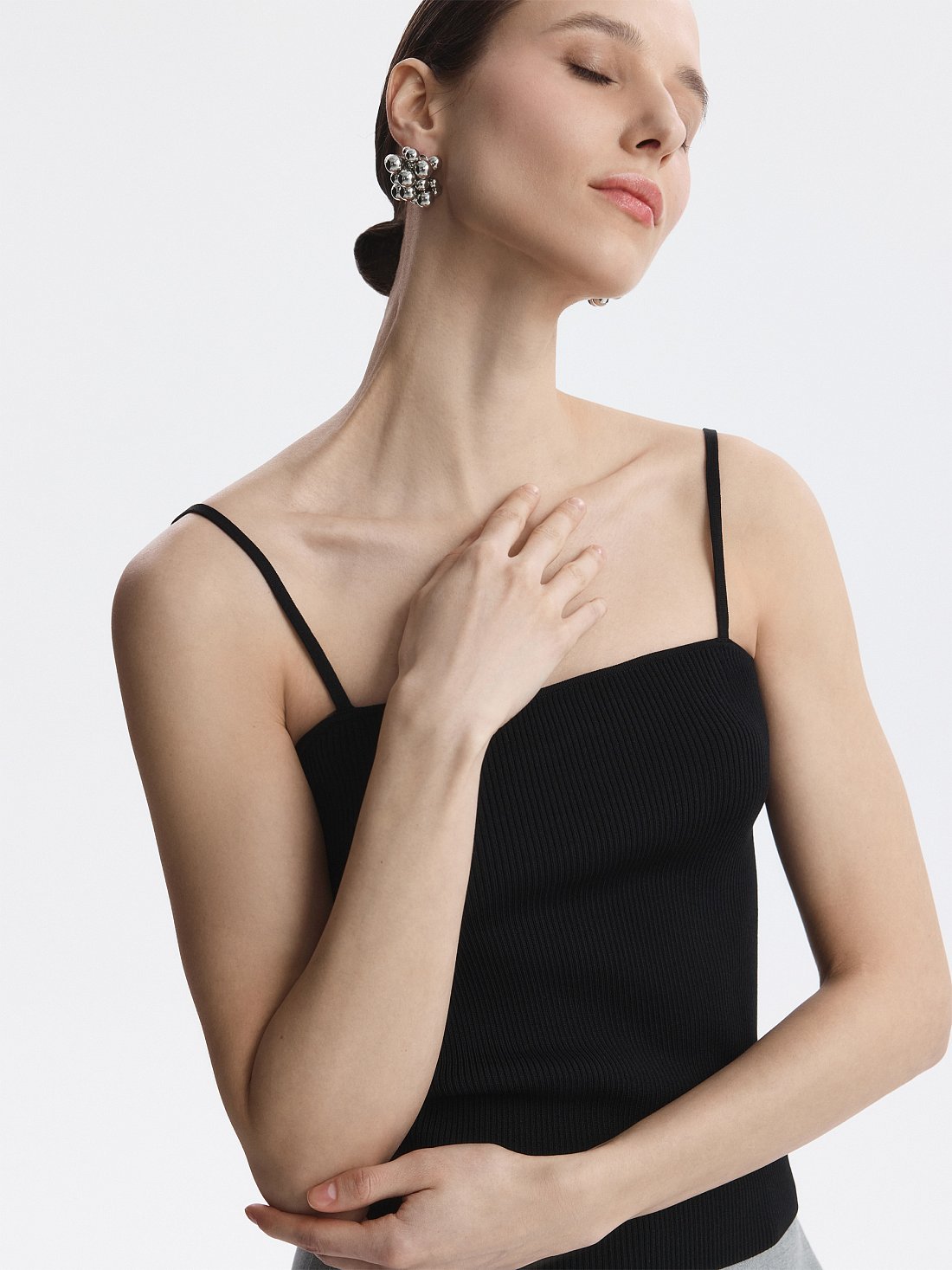 Трикотажный топ на бретелях: фото №1