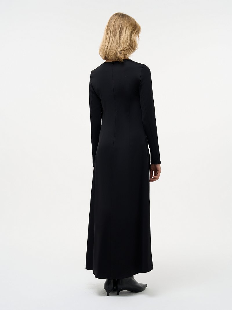 Приталенное платье с разрезом (Р158)