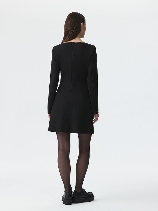 Классическое приталенное платье: фото №4