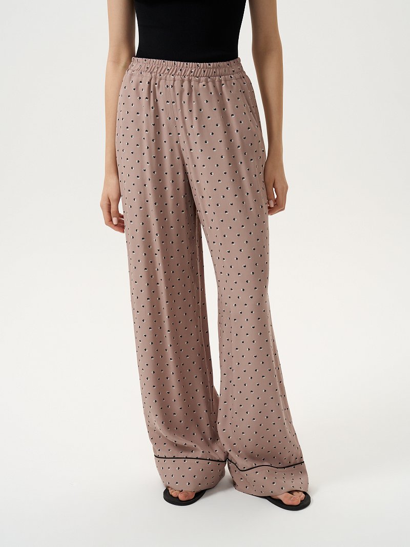 Брюки в пижамном стиле