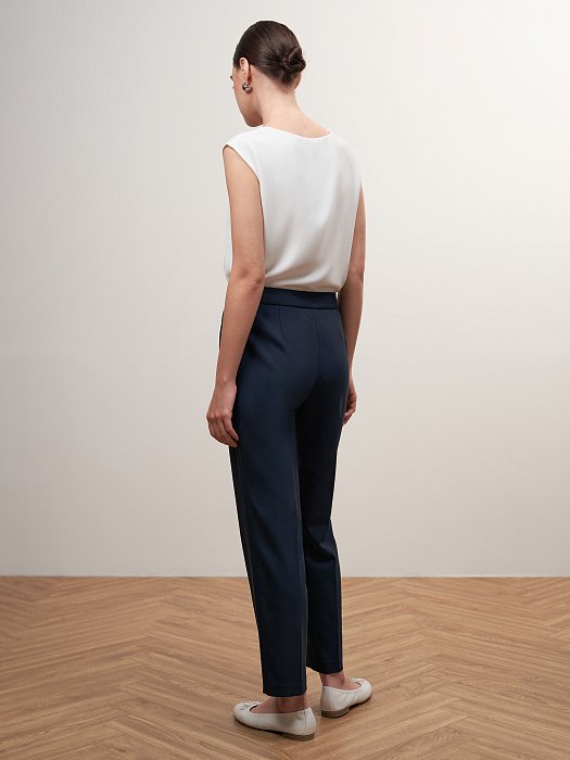 Зауженные брюки со стрелками: фото №4