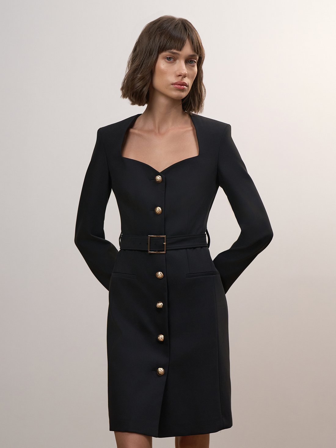 Платье из костюмной ткани с поясом: фото №1