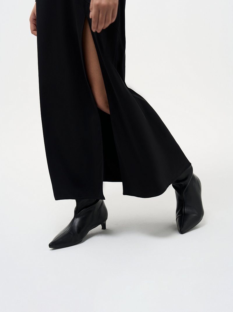 Приталенное платье с разрезом (Р158)