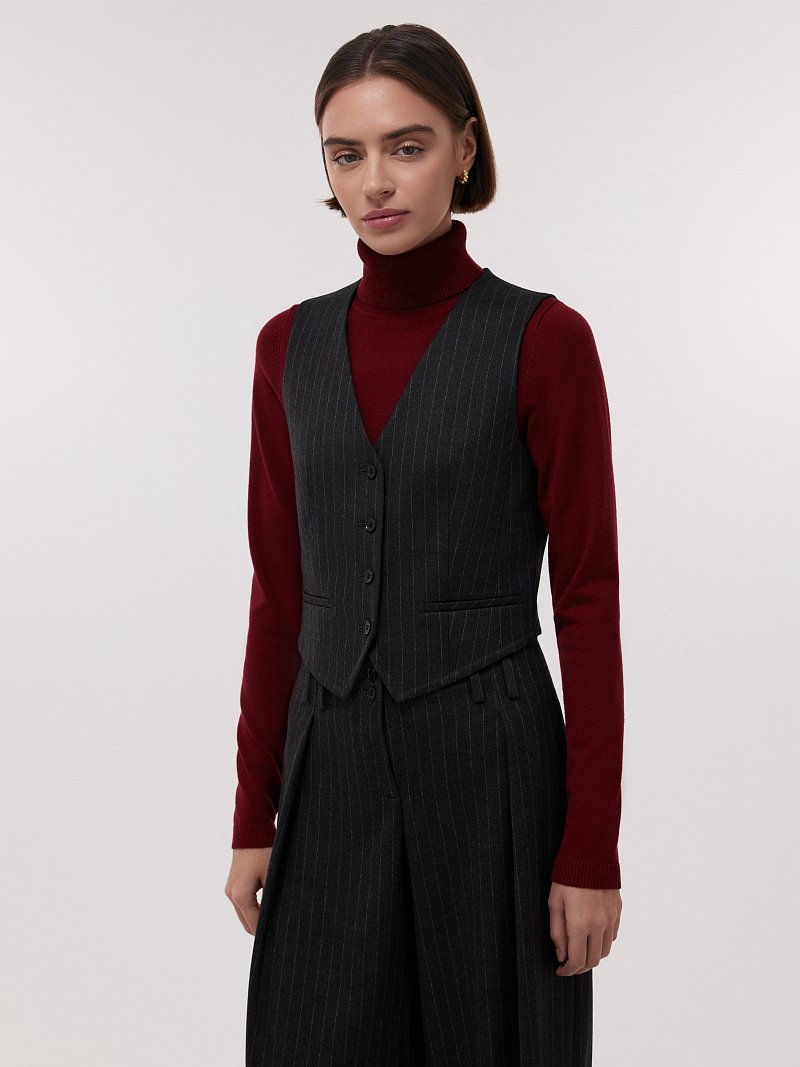 Жилет из переработанного материала