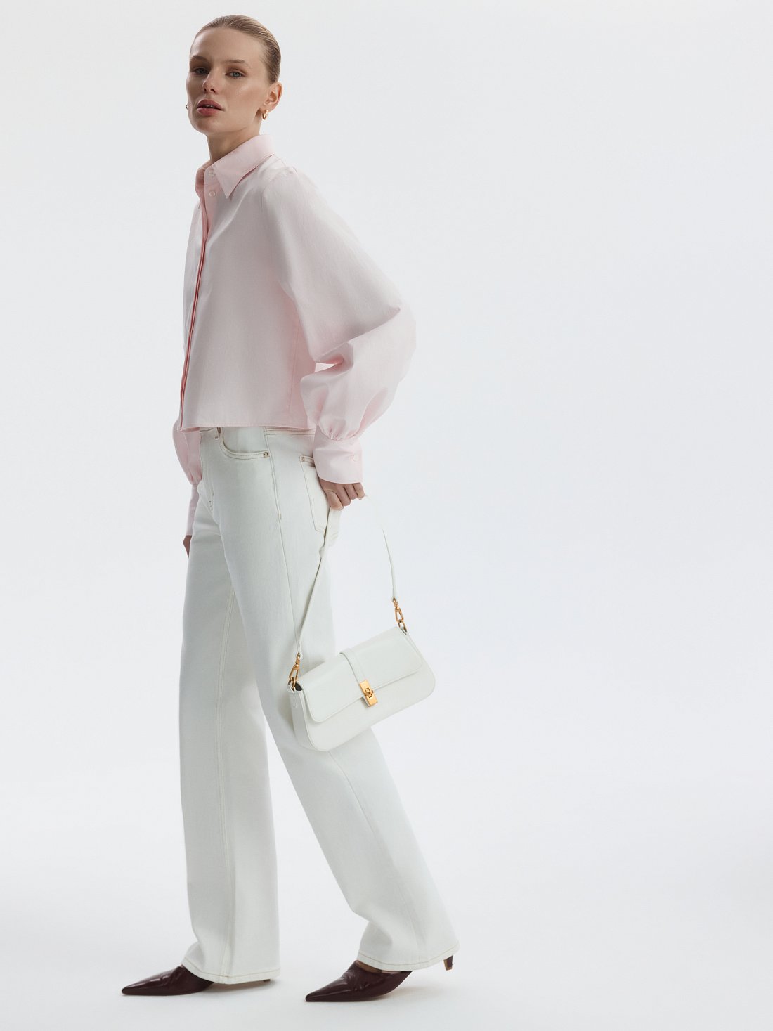 Белые прямые джинсы: фото №1