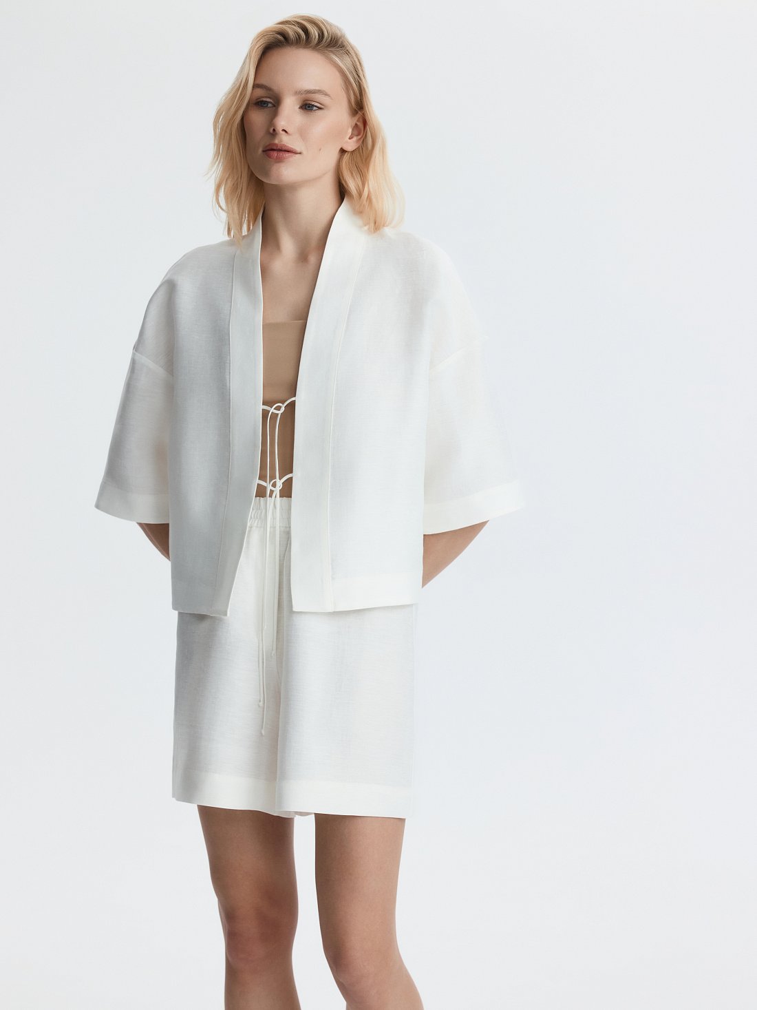 Льняной костюм с шортами: фото №1