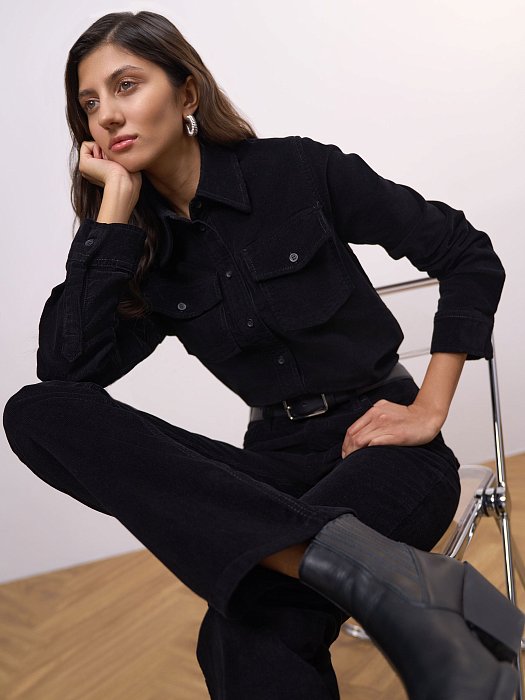 Расклешенные брюки из вельвета: фото №5