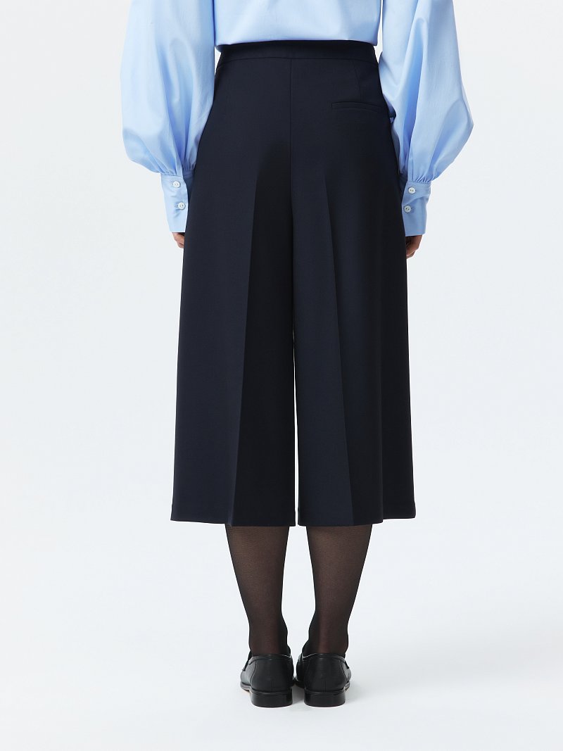 Костюмные шорты со стрелками