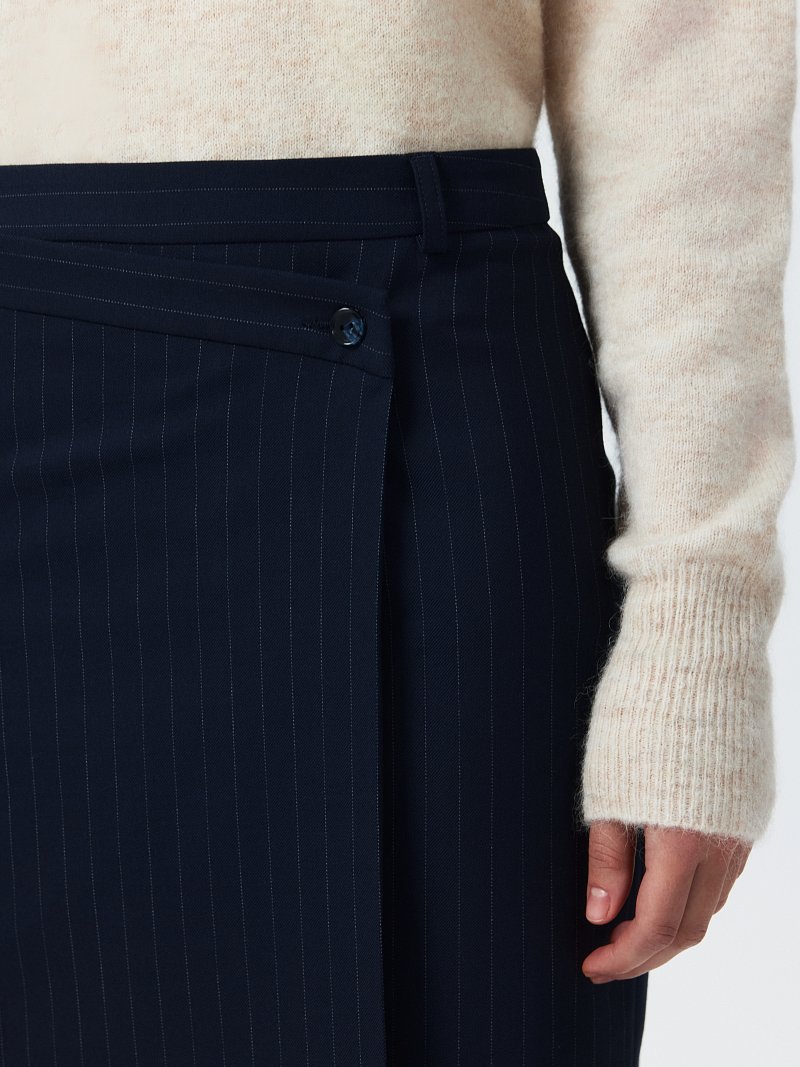 Полосатая мини-юбка на запах