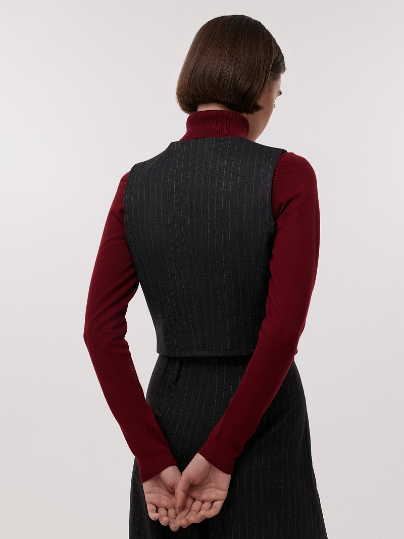 Жилет из переработанного материала