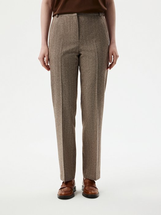 Зауженные брюки «в елочку»: фото №3