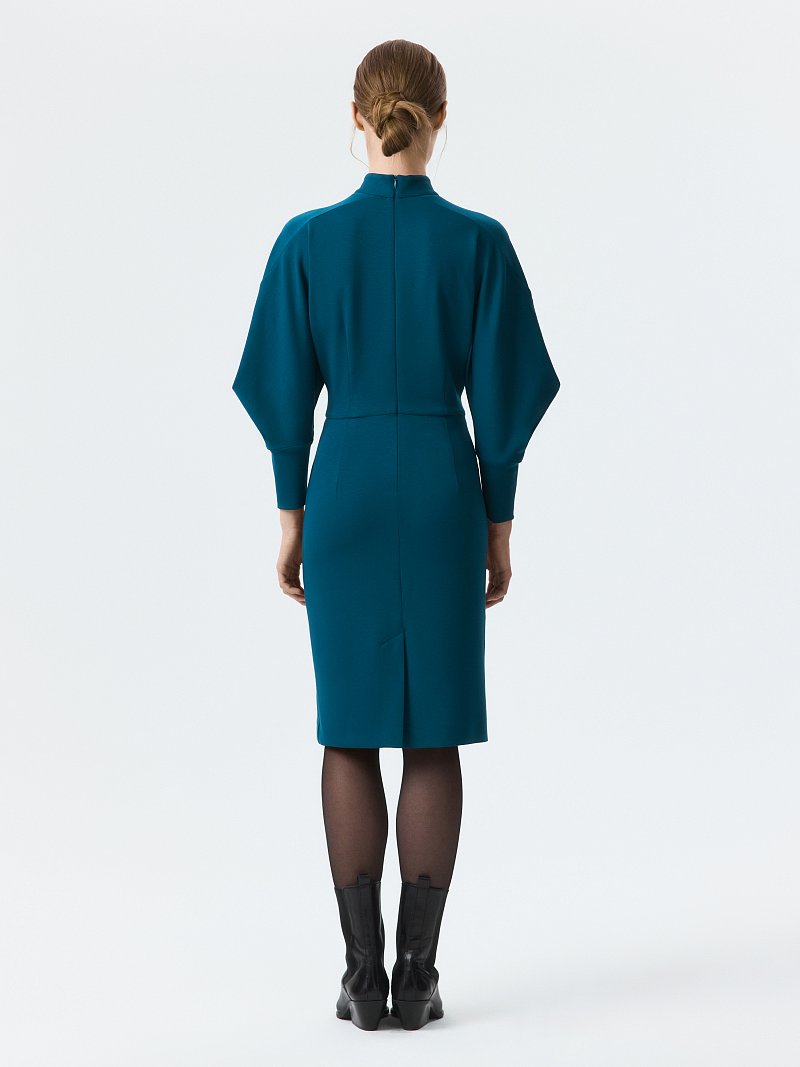 Платье с объемными рукавами 3/4