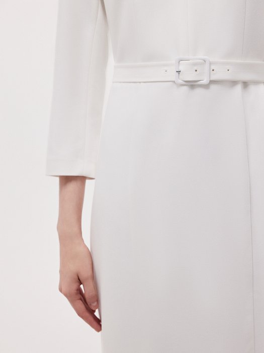 Платье-футляр с ремнем: фото №4