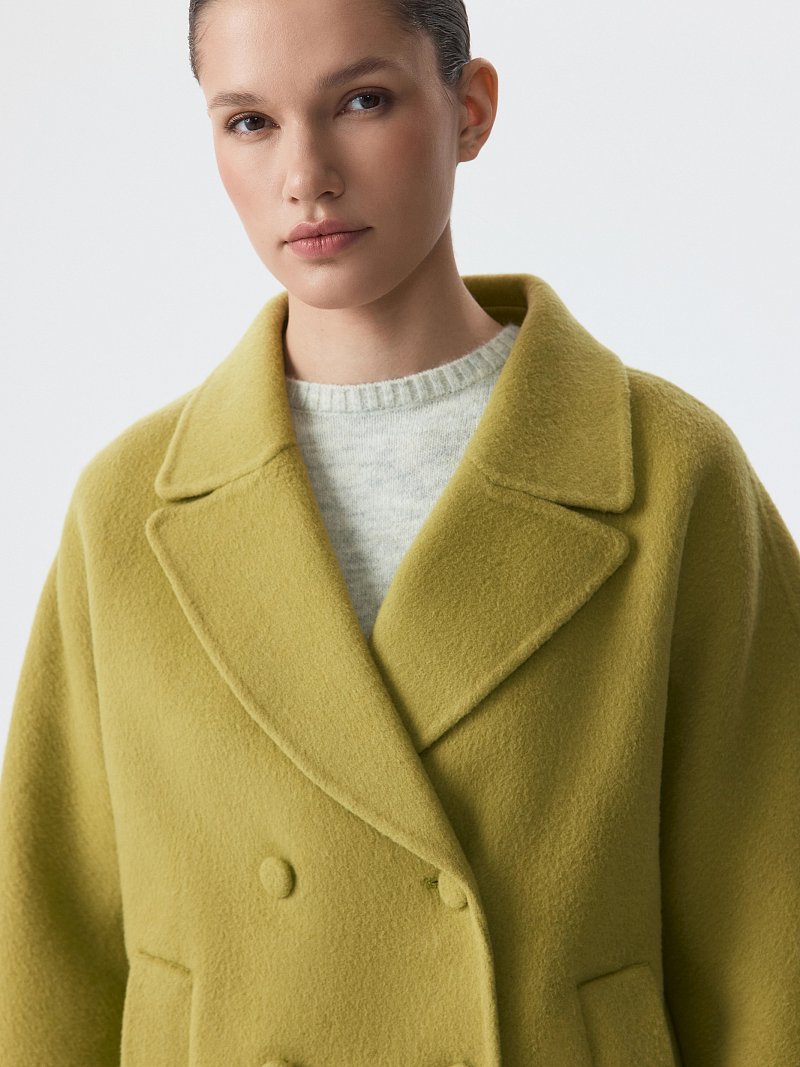 Двубортное укороченное пальто