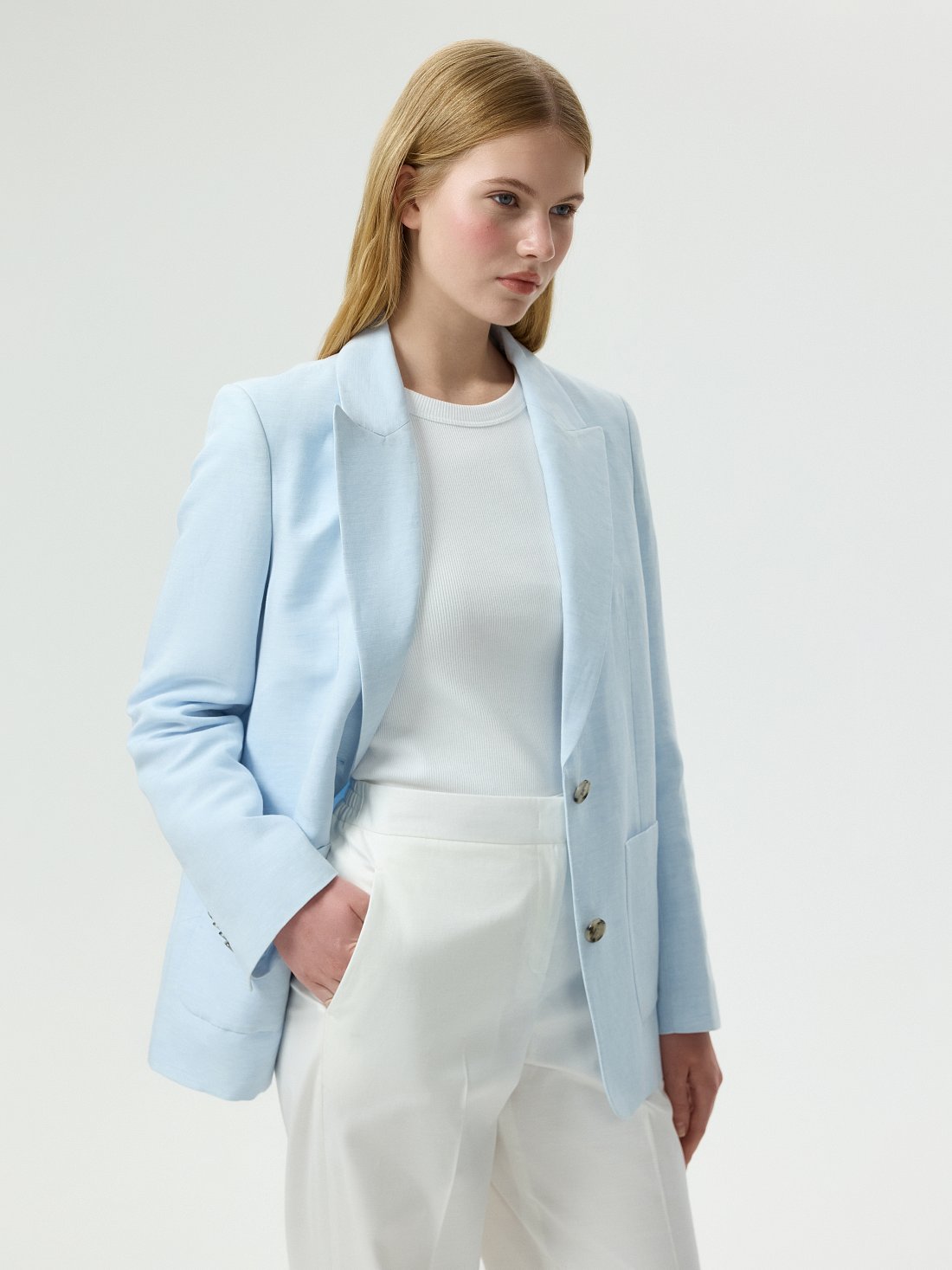 Однобортный жакет со льном: фото №1