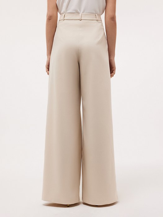 Свободные брюки с защипами: фото №4