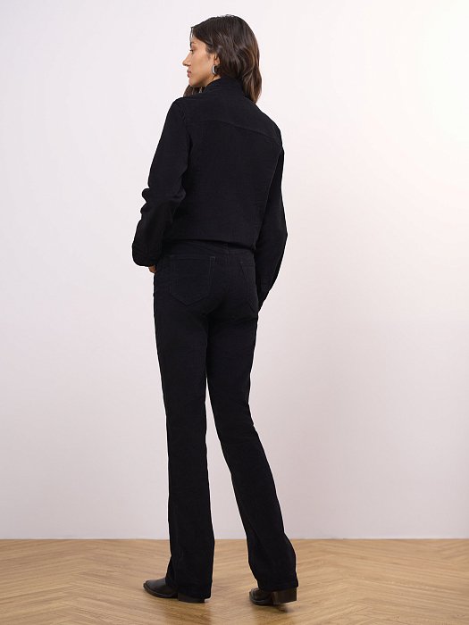 Расклешенные брюки из вельвета: фото №4