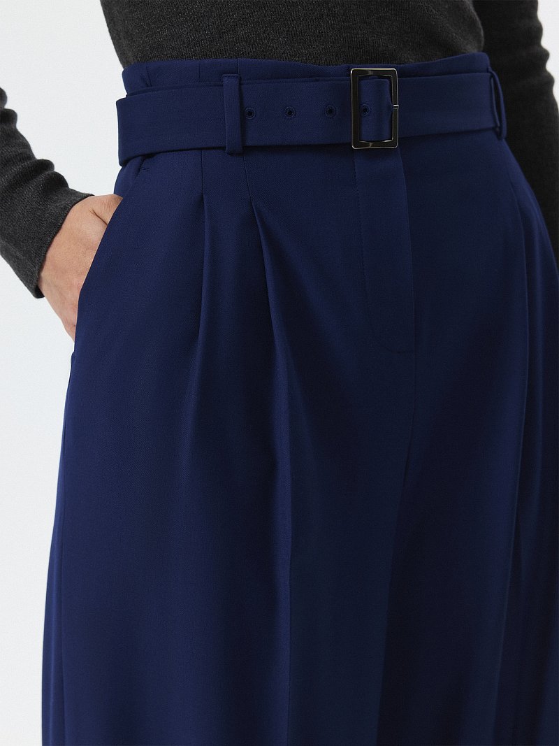 Широкие брюки с поясом