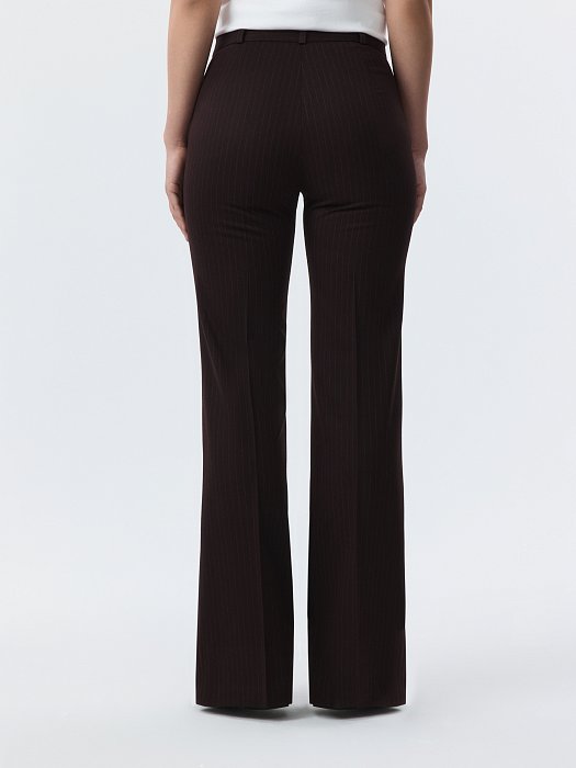 Расклешенные брюки в полоску: фото №5