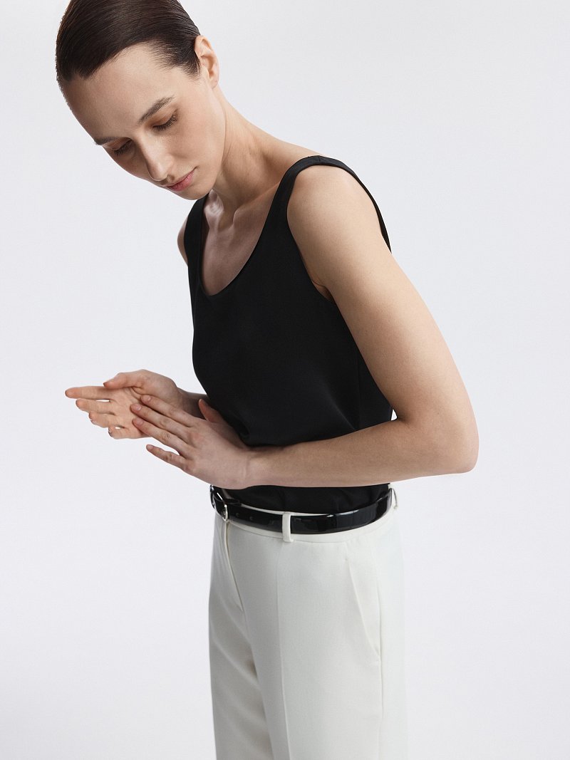 Топ из атласной ткани