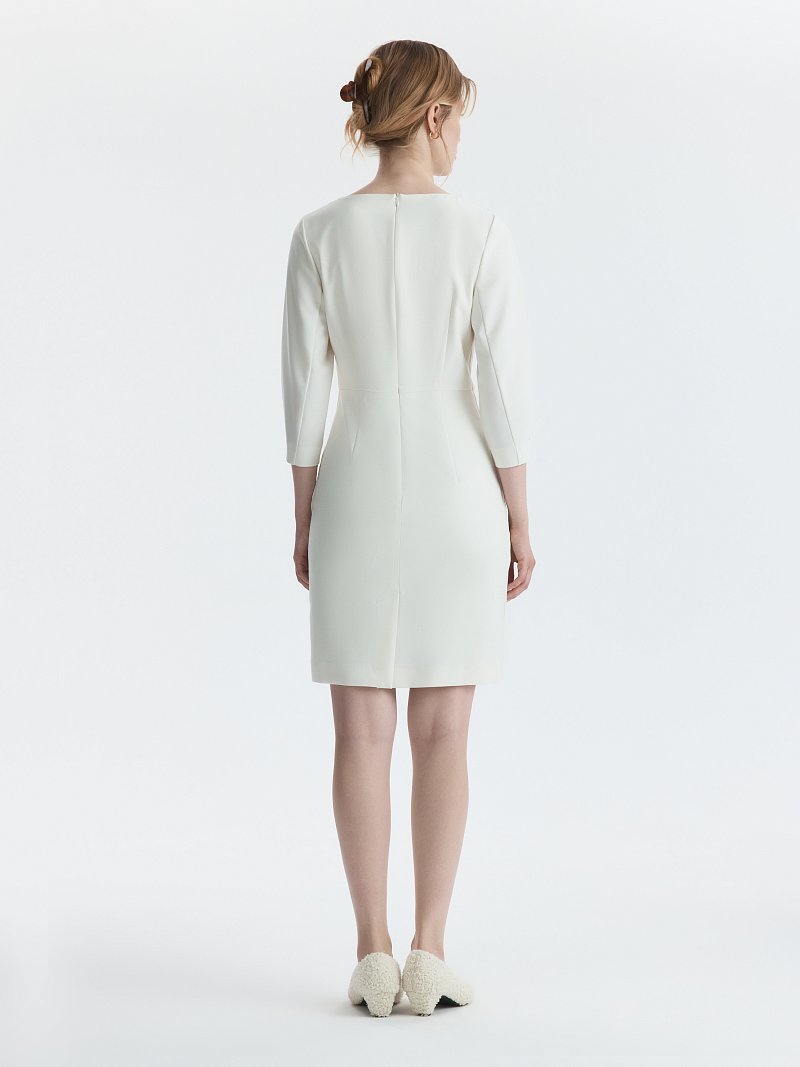 Платье с рукавами 3/4